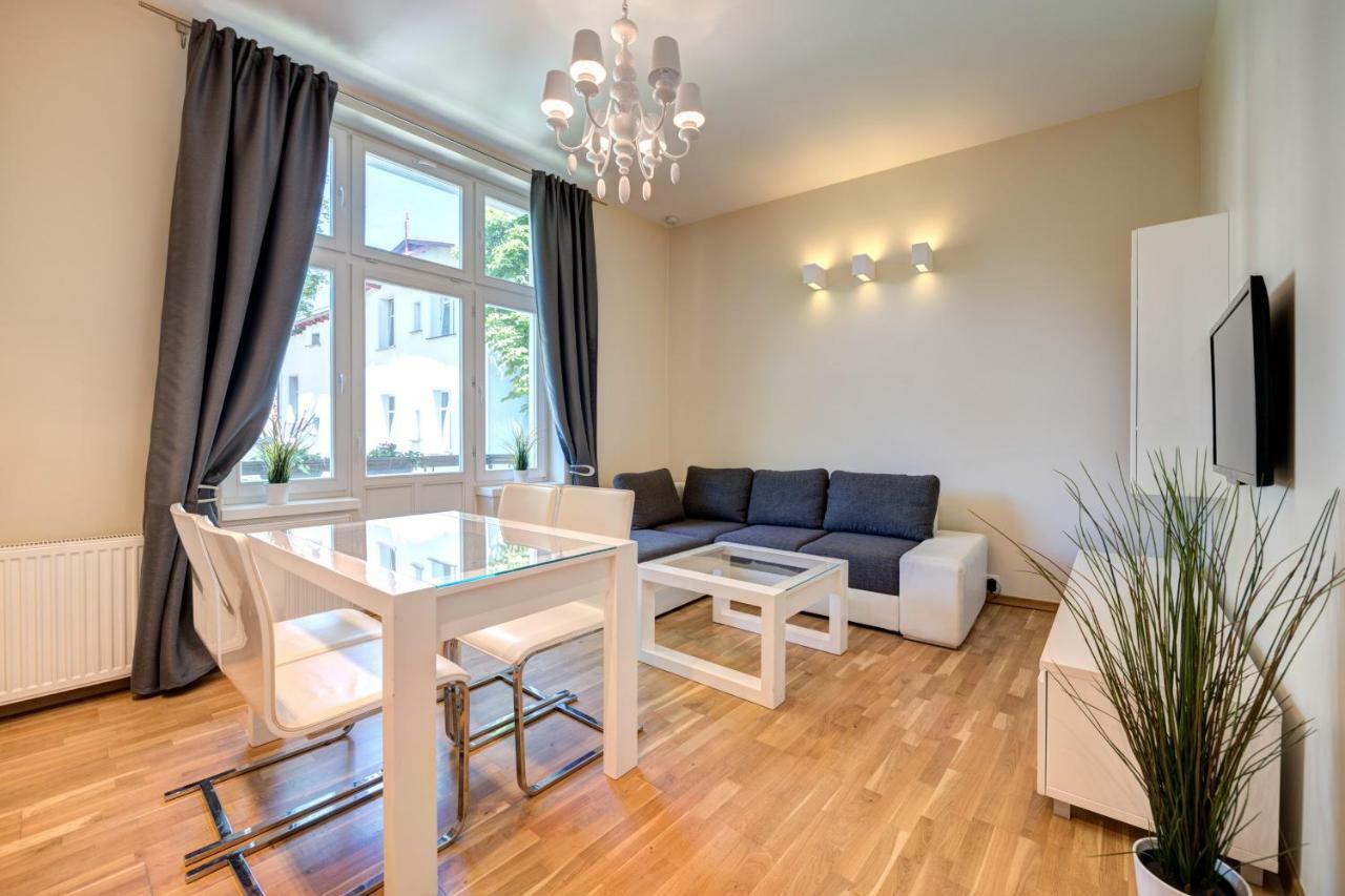 Dr - Frank Apartment