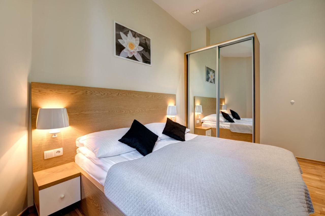 Dr - Frank Apartment *
