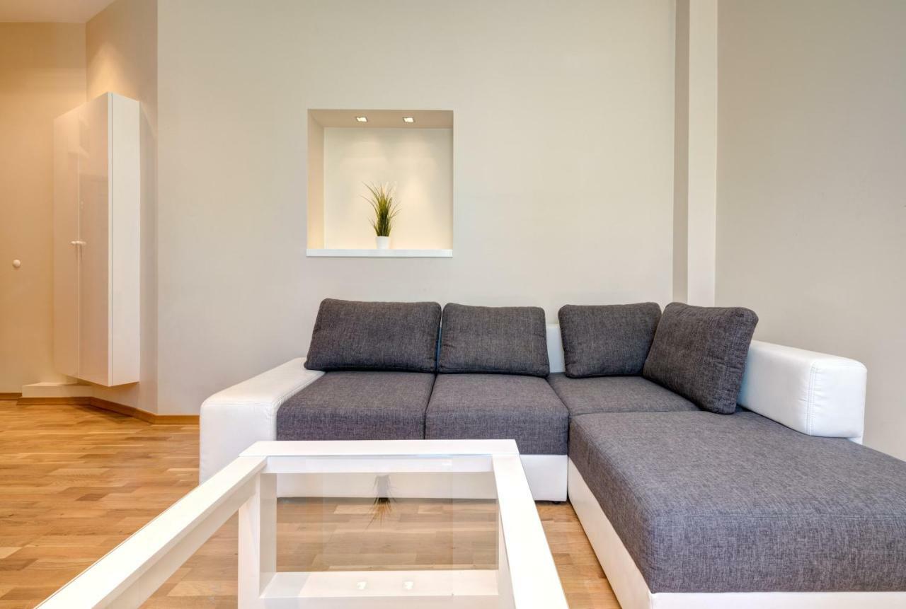 Dr - Frank Apartment